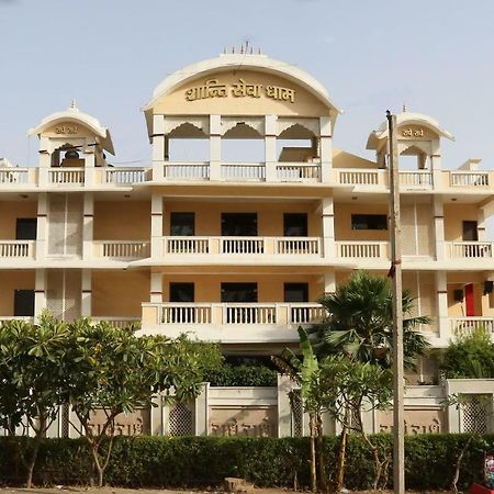 Hotel Oyo 13564 Near Prem Mandir Mathura Esterno foto